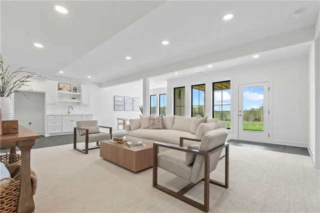 $978,340 | 1816 Northeast Lashbrook Drive, Lee's Summit, MO 64086