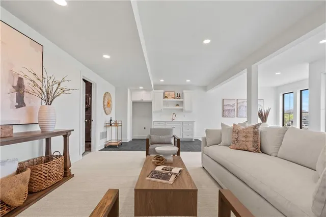 $978,340 | 1816 Northeast Lashbrook Drive, Lee's Summit, MO 64086