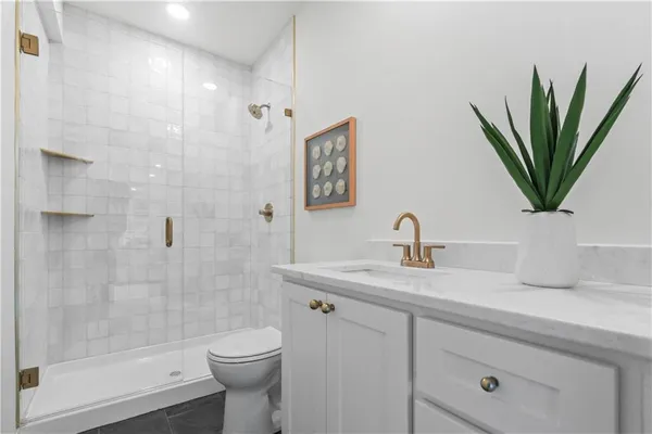 $978,340 | 1816 Northeast Lashbrook Drive, Lee's Summit, MO 64086