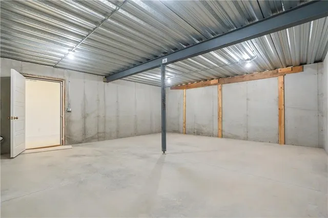 $978,340 | 1816 Northeast Lashbrook Drive, Lee's Summit, MO 64086