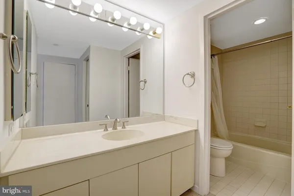 $2,550 | 1530 Key Boulevard, Unit 307, Arlington, VA 22209