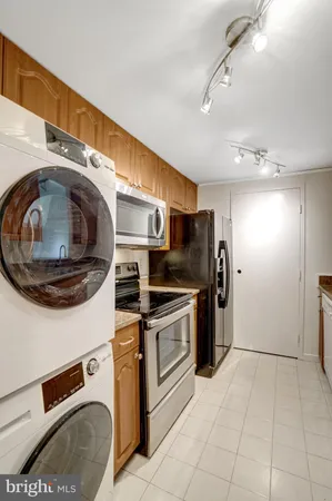 $2,550 | 1530 Key Boulevard, Unit 307, Arlington, VA 22209