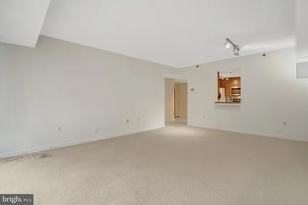 $2,550 | 1530 Key Boulevard, Unit 307, Arlington, VA 22209