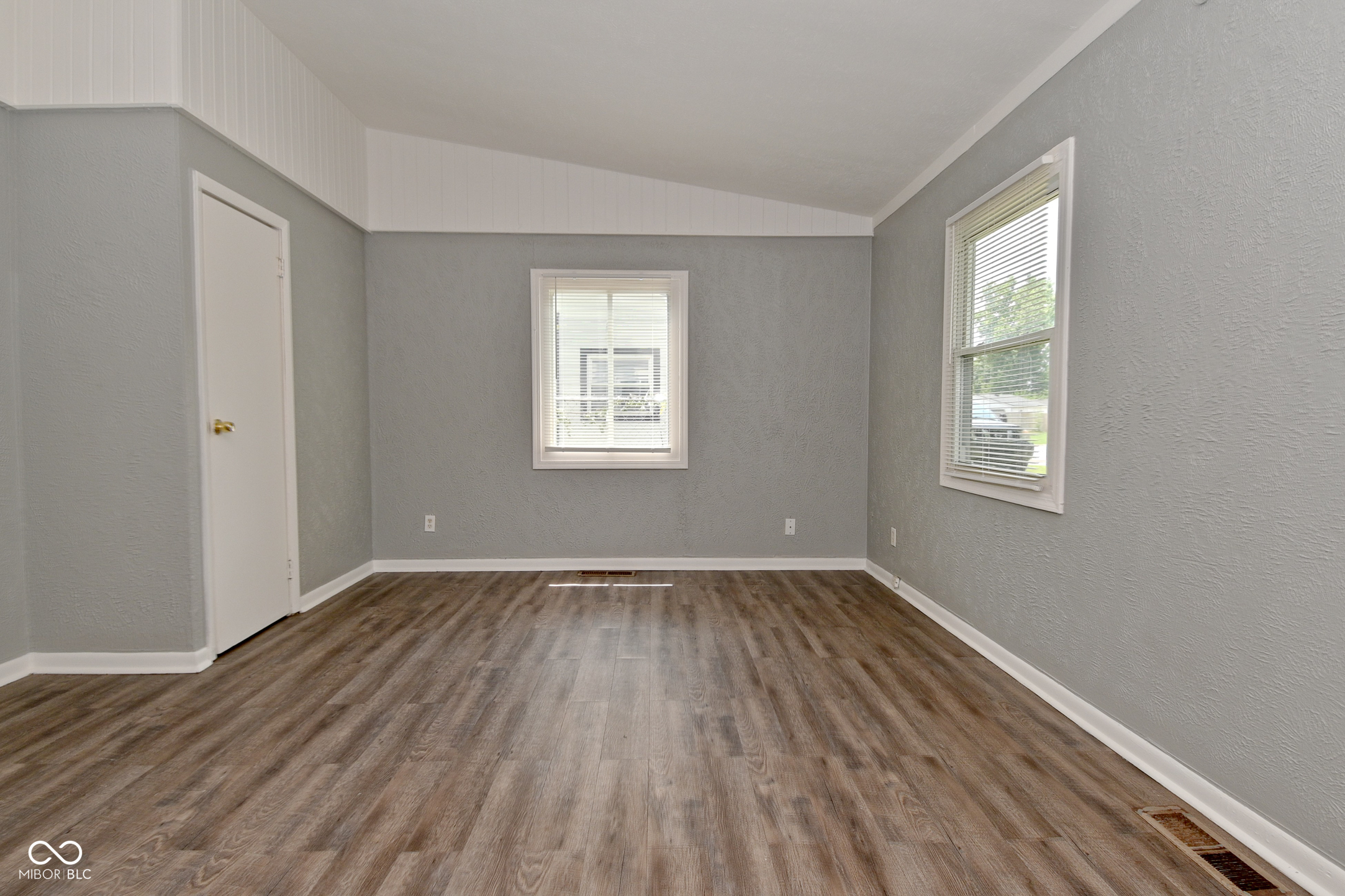 3221 Lowry Road Indianapolis, IN 46222 - Photo 3 of 35 Gallery Image 3