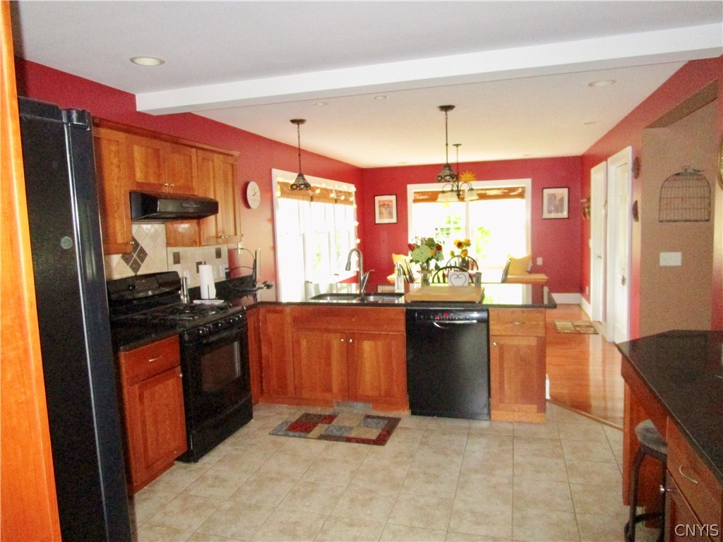 4 Eastern Parkway Sennett, NY 13021 - Photo 11 of 32