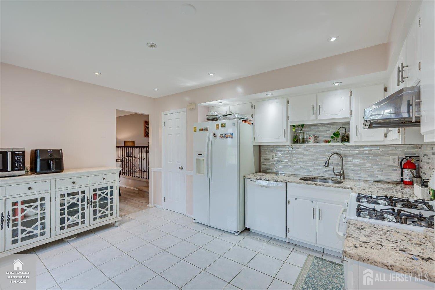 15 Roxy Avenue Edison, NJ 08820 - Photo 16 of 37