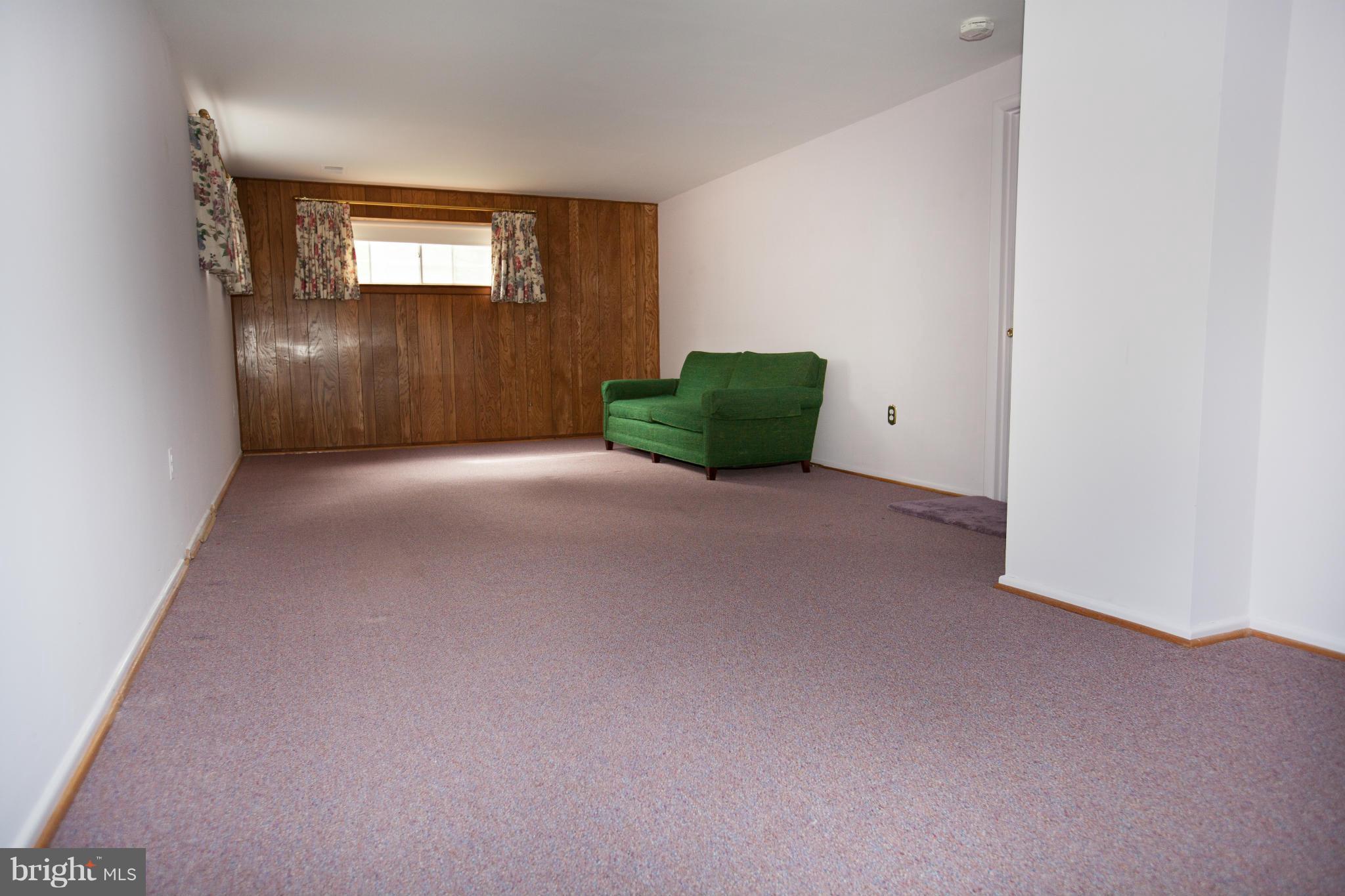 9507 Vance Place Silver Spring, MD 20901 - Photo 20 of 30 Family Room