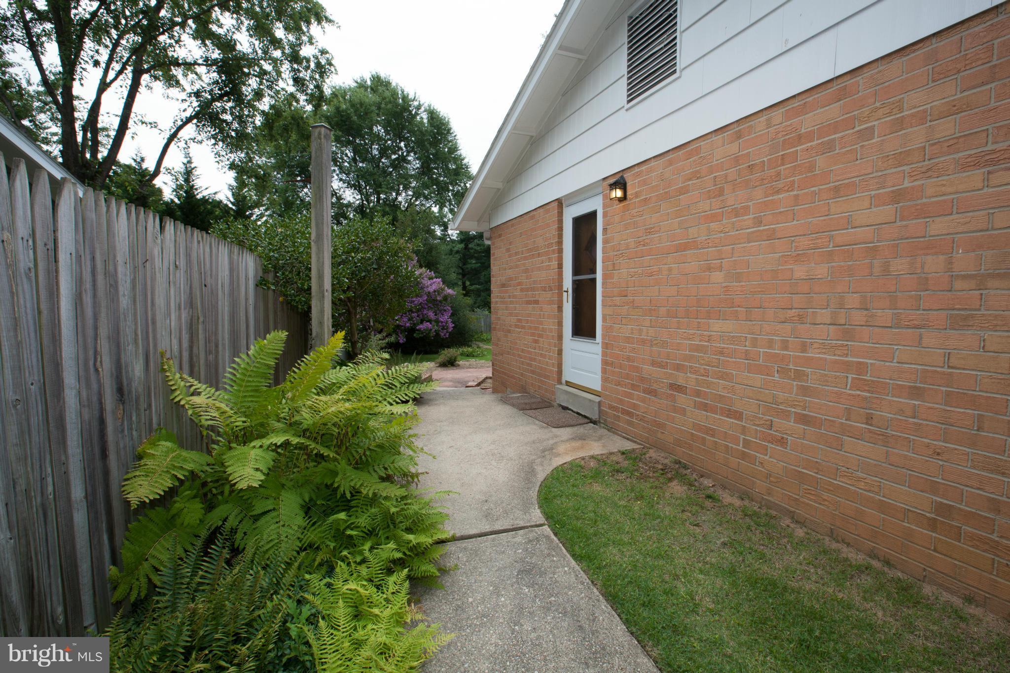 9507 Vance Place Silver Spring, MD 20901 - Photo 29 of 30 Exterior (Rear)