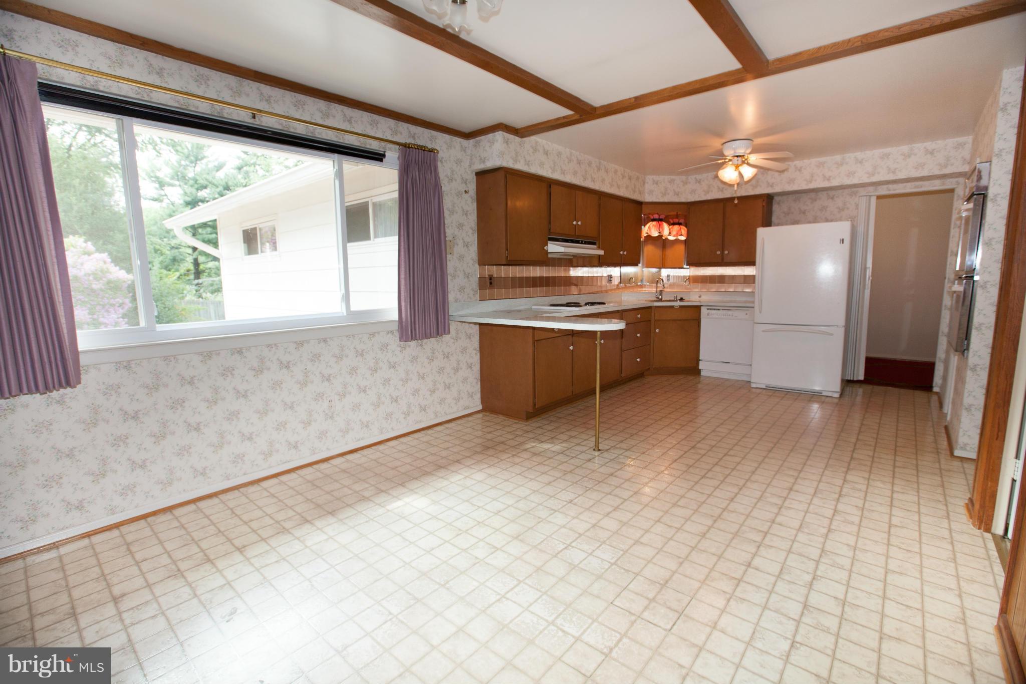 9507 Vance Place Silver Spring, MD 20901 - Photo 8 of 30 Kitchen