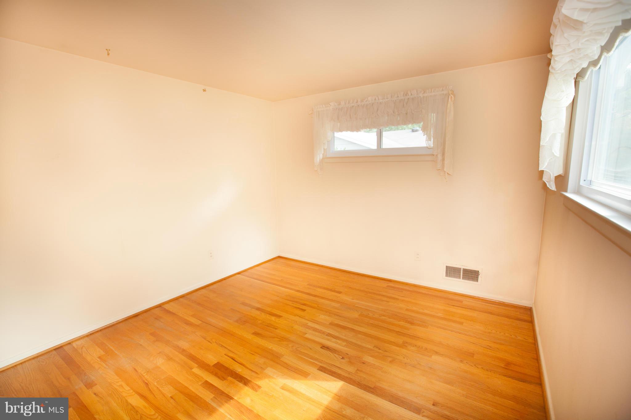 9507 Vance Place Silver Spring, MD 20901 - Photo 10 of 30 Bedroom