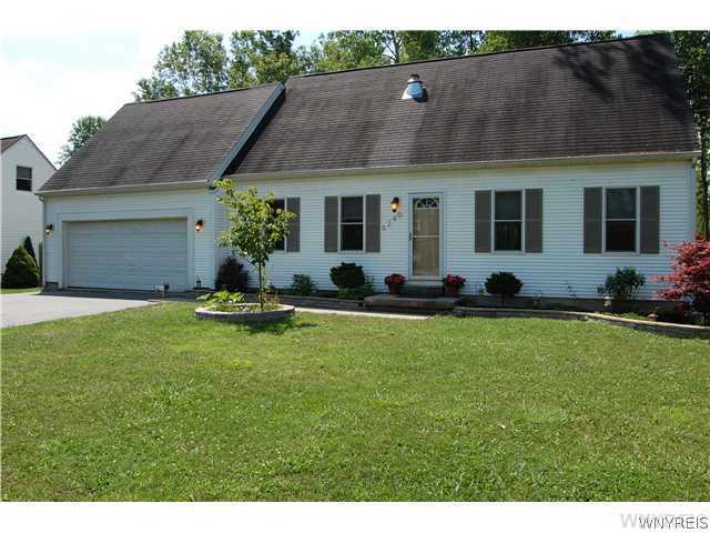 6240 Bartz Road Lockport Town, NY 14094 - Photo 1 of 1 Exterior Front Cute, welcoming curb appeal