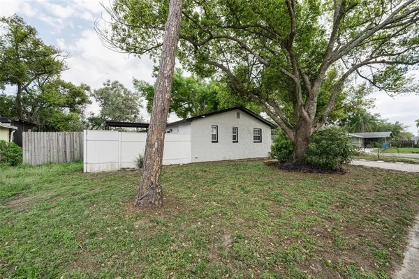 $425,000 | 801 Walnut Drive, Seffner, FL 33584