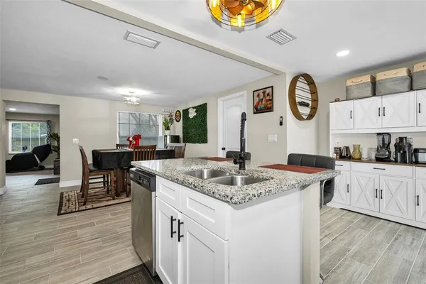$425,000 | 801 Walnut Drive, Seffner, FL 33584