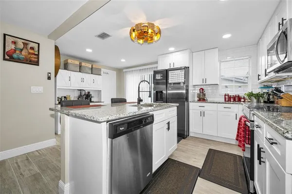 $425,000 | 801 Walnut Drive, Seffner, FL 33584