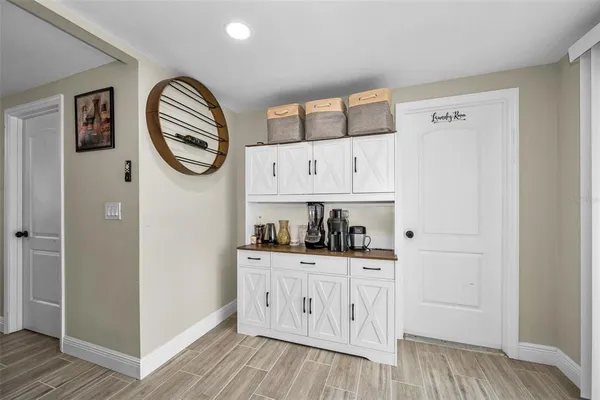 $425,000 | 801 Walnut Drive, Seffner, FL 33584