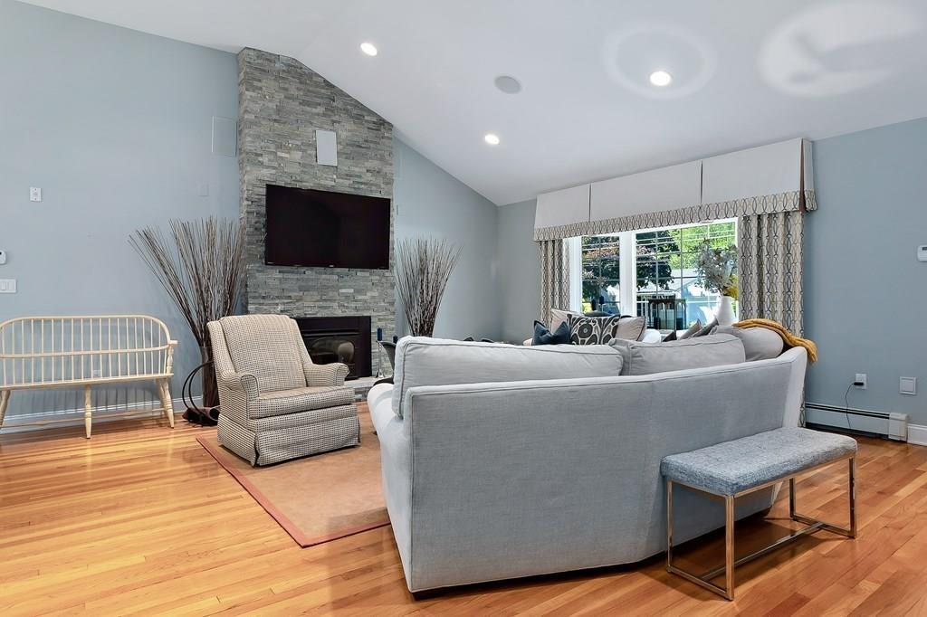 87 MacArthur Road Stoneham, MA 02180 - Photo 4 of 33