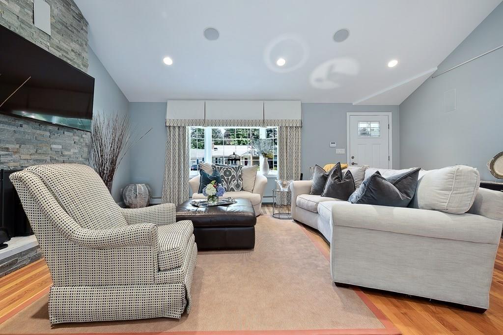 87 MacArthur Road Stoneham, MA 02180 - Photo 5 of 33