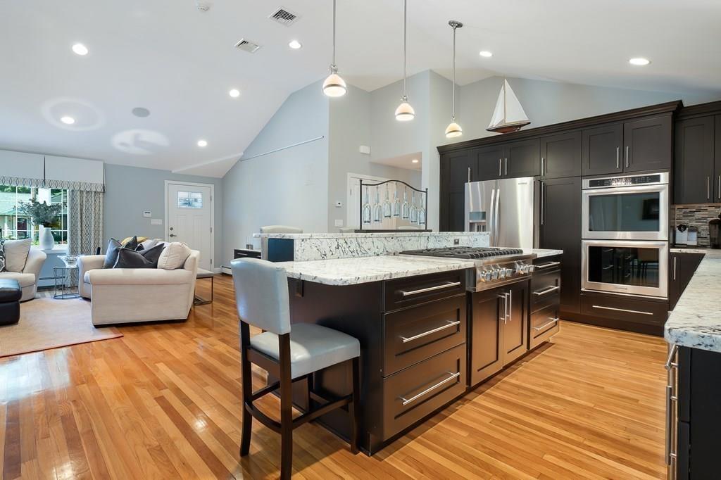 87 MacArthur Road Stoneham, MA 02180 - Photo 9 of 33