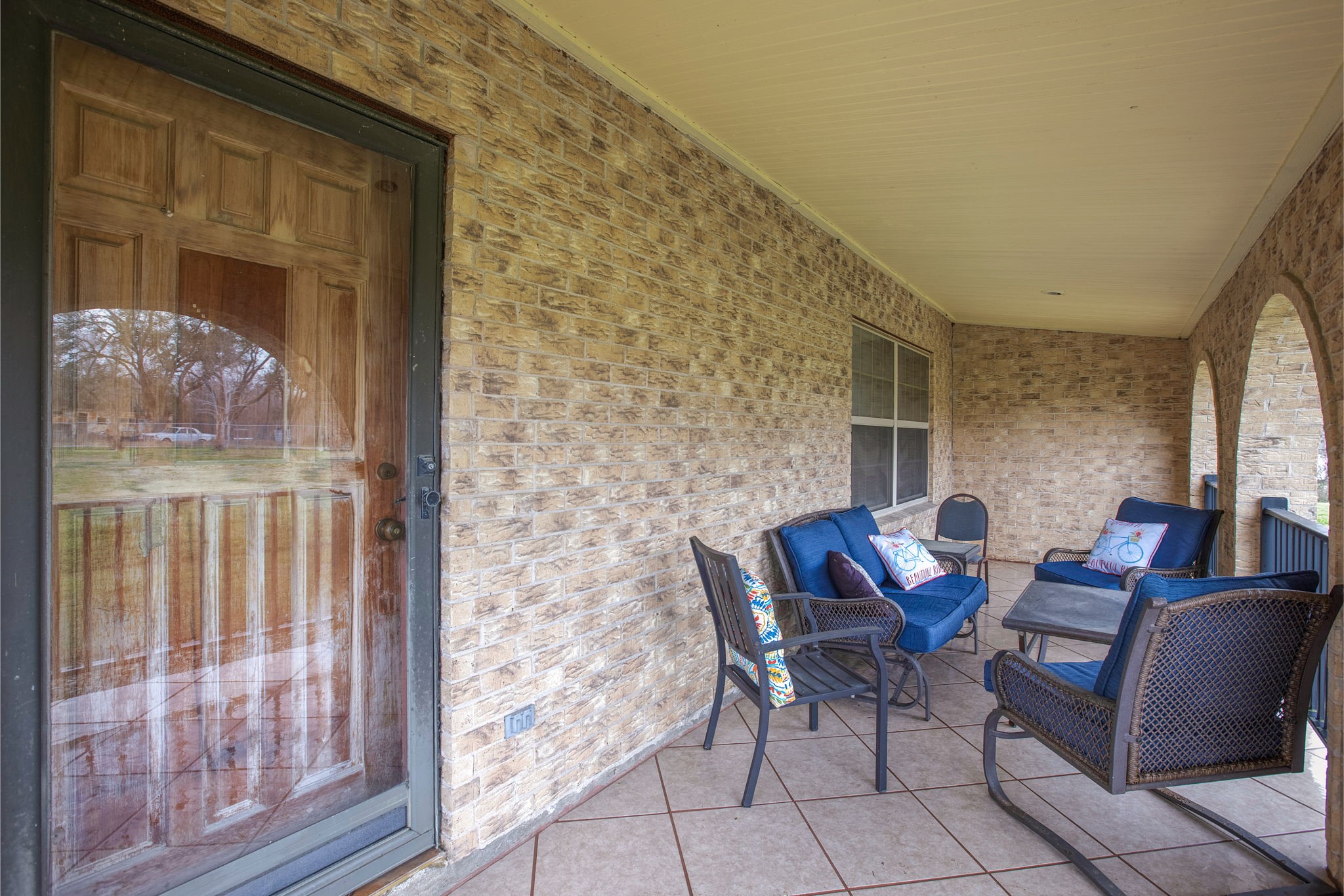 14205 Bohemian Hall Road Crosby, TX 77532 - Photo 25 of 33 a view of two chairs in the room