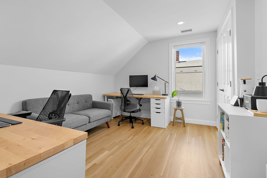 169 Chestnut Street, Unit 2 Waltham, MA 02453 - Photo 15 of 18