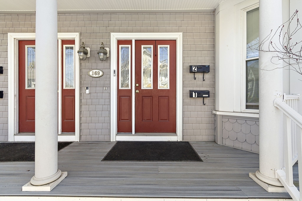 169 Chestnut Street, Unit 2 Waltham, MA 02453 - Photo 3 of 18