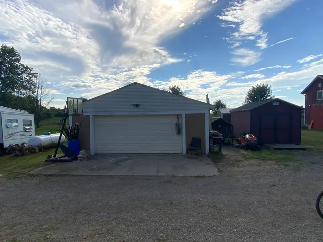 $230,000 | 8732 Kinch Road, Jackson, MI 49201