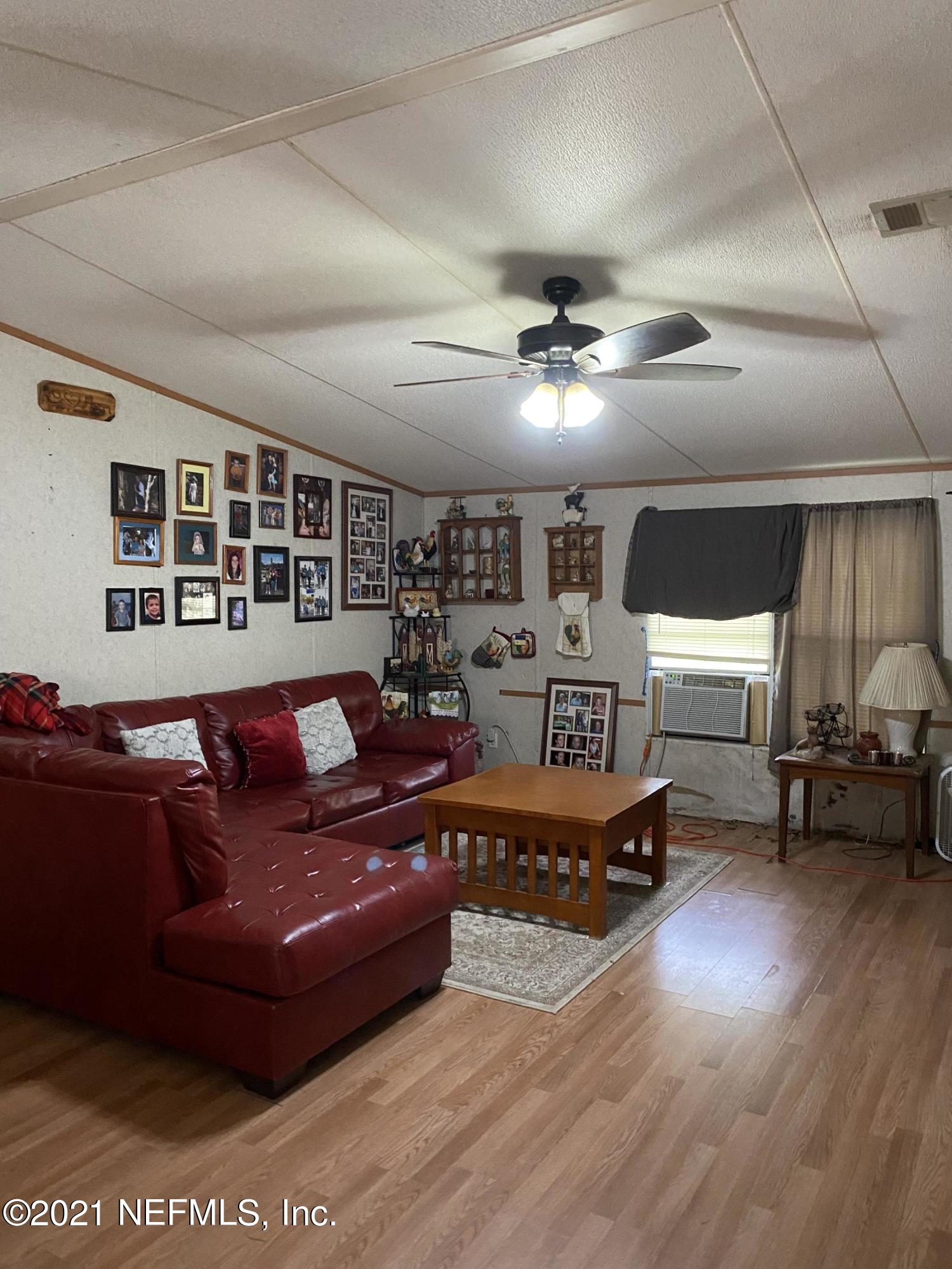 12575 Shark Road Jacksonville, FL 32226 - Photo 8 of 38 Family Room