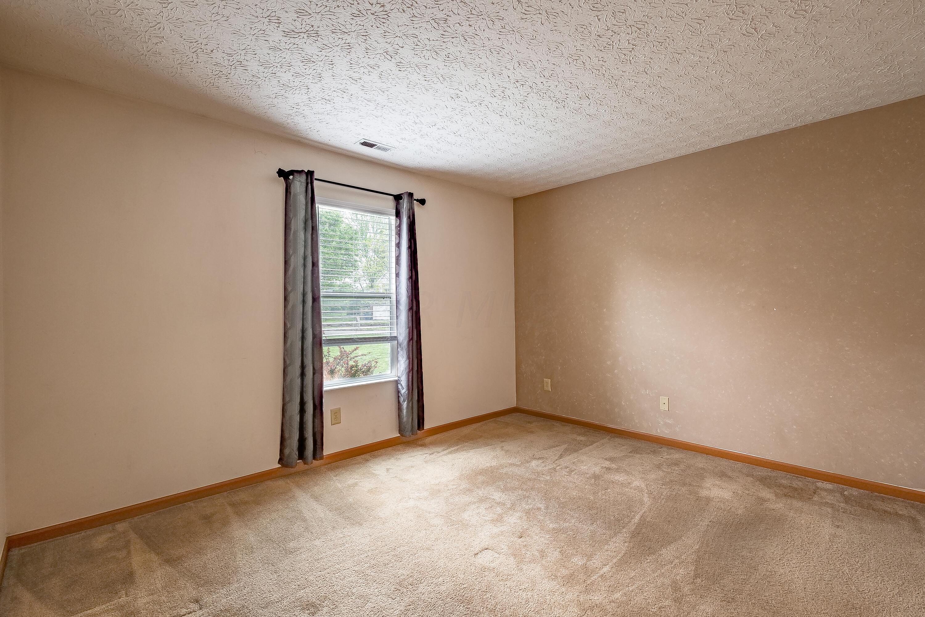2100 Waymont Road Columbus, OH 43229 - Photo 8 of 15 Master bedroom