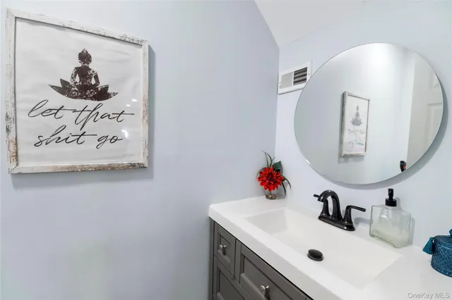 $399,999 | 288 Feller Drive, Central Islip, NY 11722