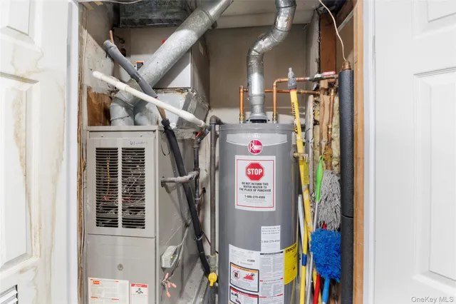 $399,999 | 288 Feller Drive, Central Islip, NY 11722