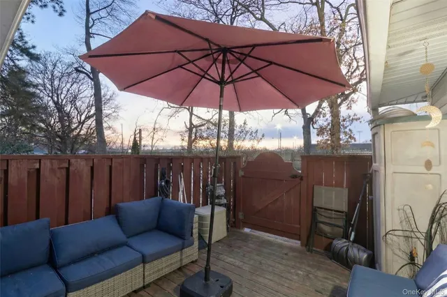 $399,999 | 288 Feller Drive, Central Islip, NY 11722