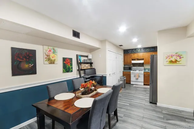 $399,999 | 288 Feller Drive, Central Islip, NY 11722