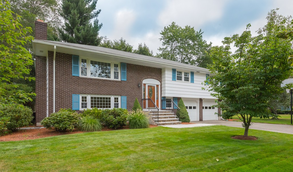 252 Worthen Road East Lexington, MA 02421 - Photo 1 of 22 Gallery Image 1