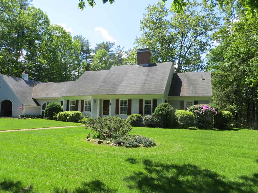 364 Forest Road Wolfeboro, NH 03894 - Photo 1 of 37 Gallery Image 1
