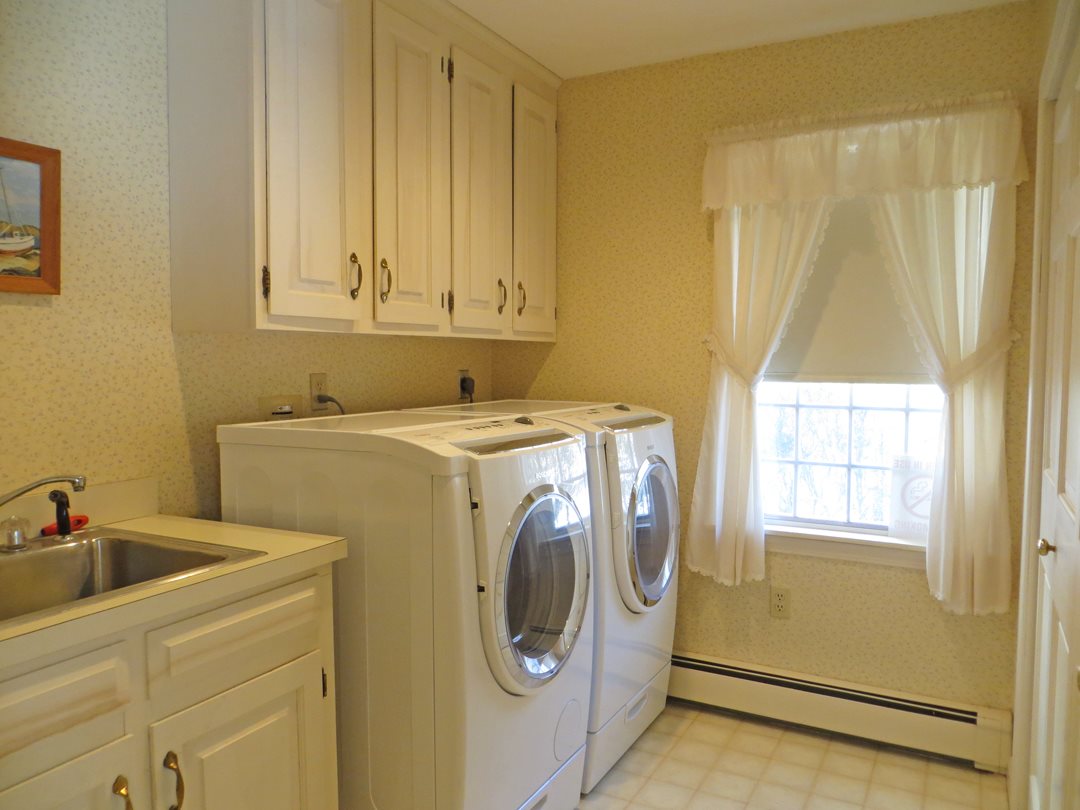 364 Forest Road Wolfeboro, NH 03894 - Photo 12 of 37 Gallery Image 12