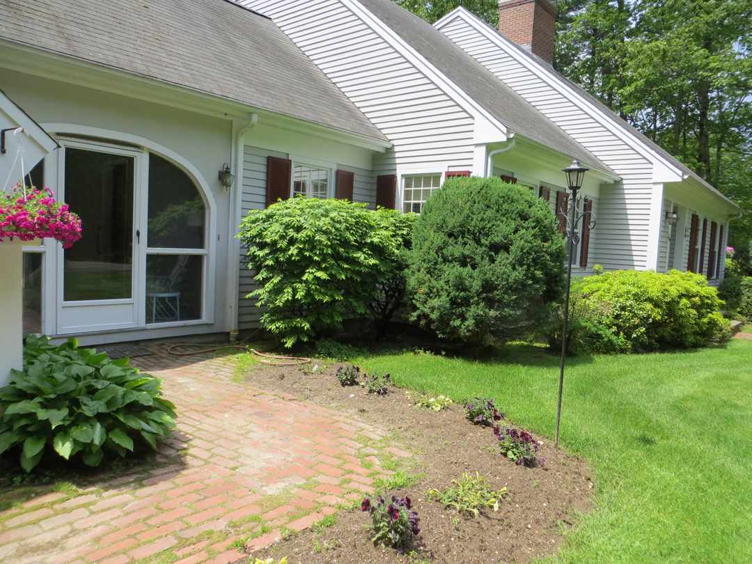 364 Forest Road Wolfeboro, NH 03894 - Photo 3 of 37 Gallery Image 3