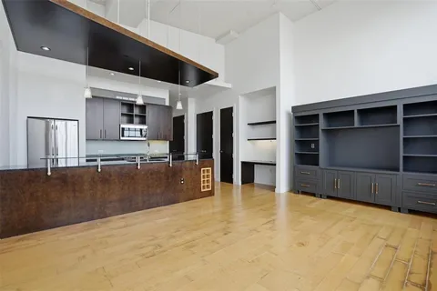 $369,500 | 2600 West 7th Street, Unit 1727, Fort Worth, TX 76107
