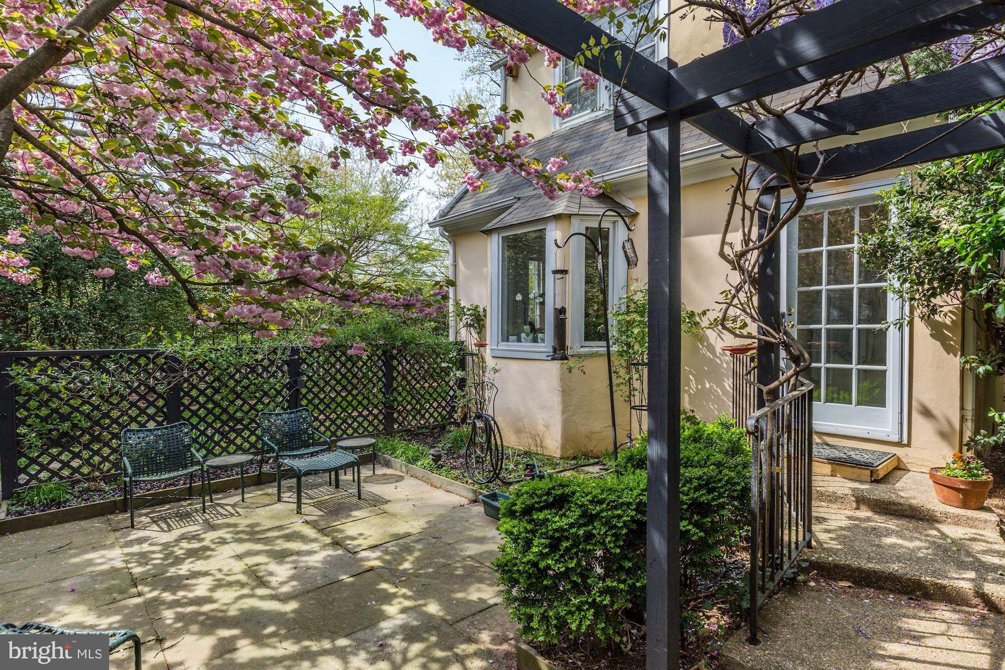 3207 Foxhall Road Northwest Washington, DC 20016 - Photo 13 of 34