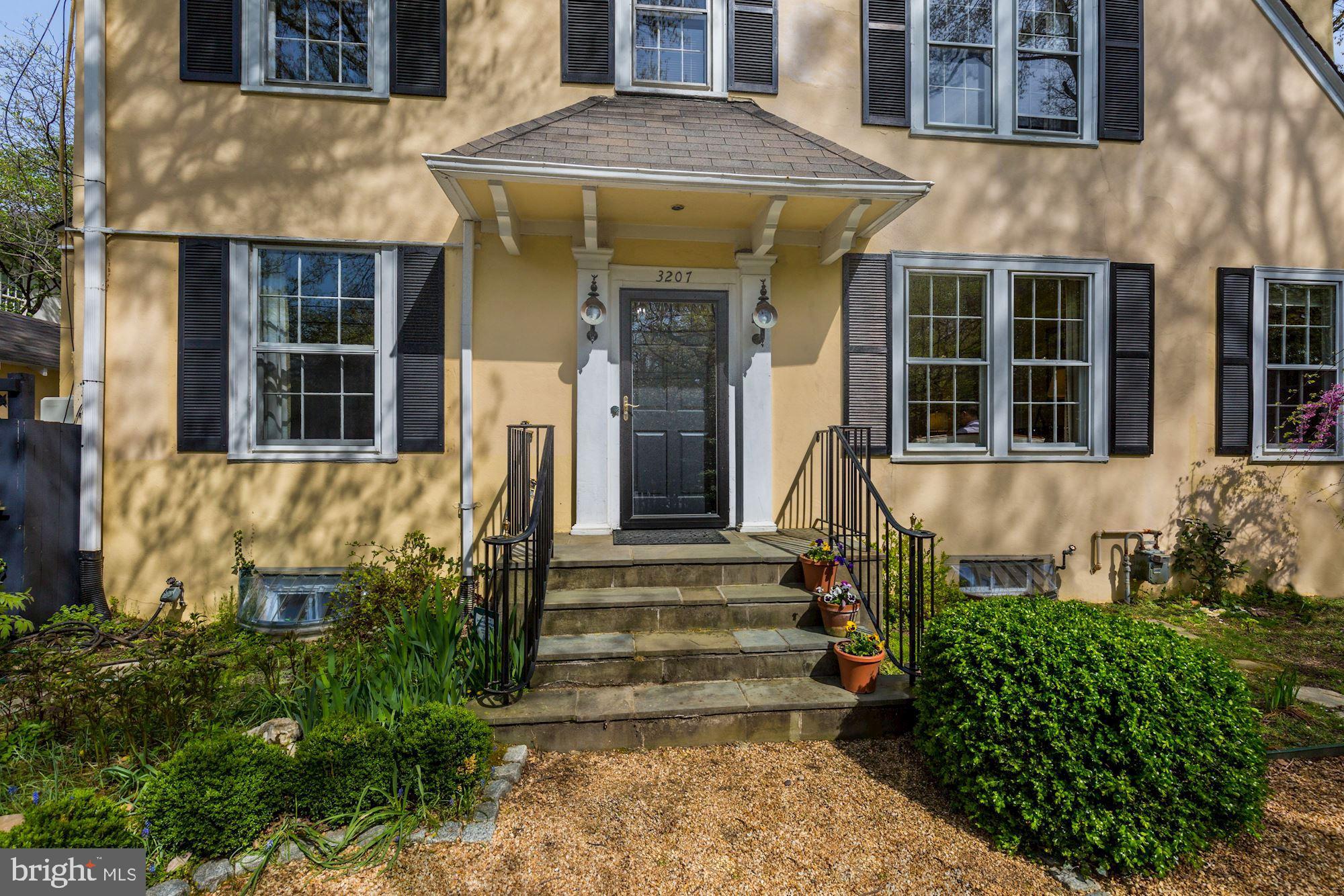 3207 Foxhall Road Northwest Washington, DC 20016 - Photo 3 of 34