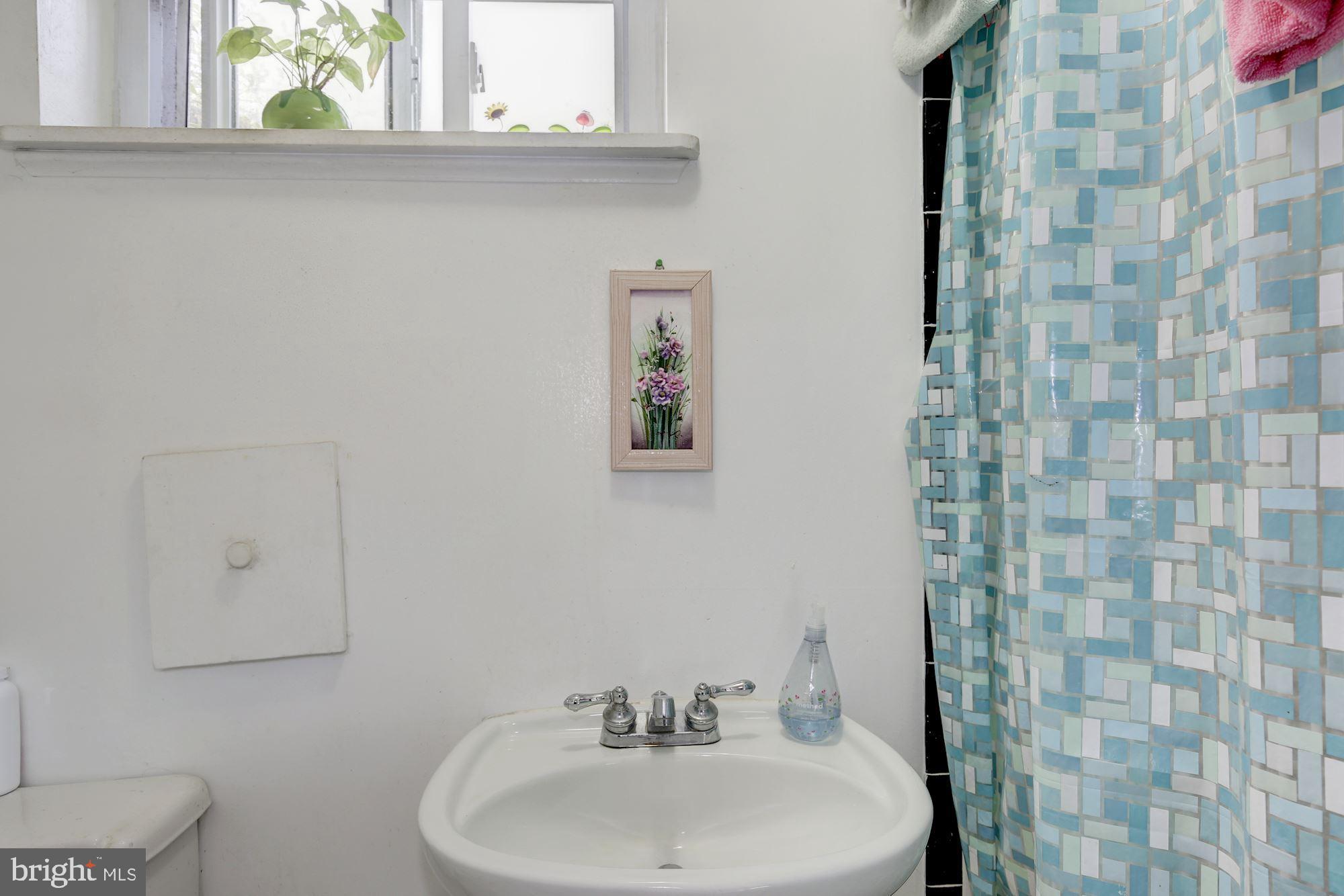 3207 Foxhall Road Northwest Washington, DC 20016 - Photo 29 of 34