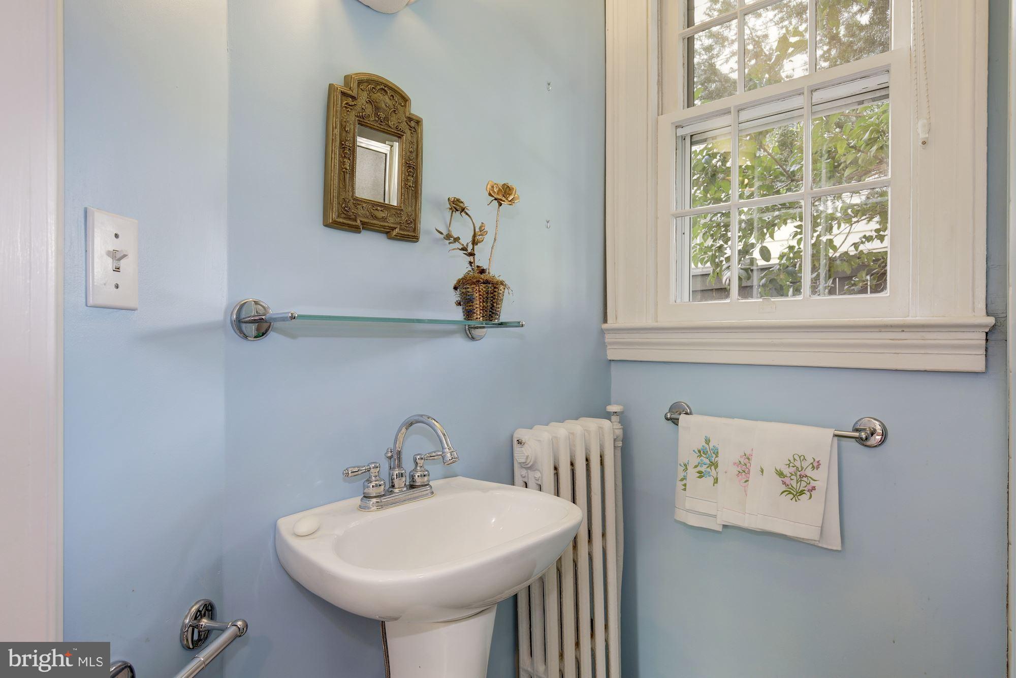 3207 Foxhall Road Northwest Washington, DC 20016 - Photo 10 of 34