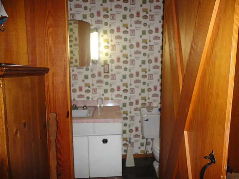 484 Peach Road Parker, PA 16049 - Photo 12 of 19 Master Bath/Spa.