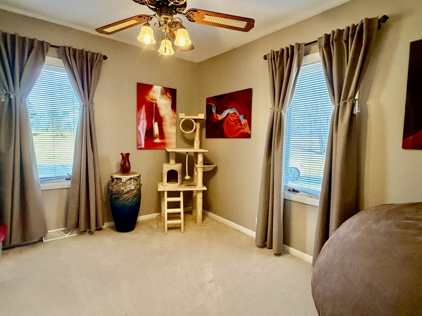 21186 Mathew Road Sterling, IL 61081 - Photo 19 of 66 a very nice looking room with a large window