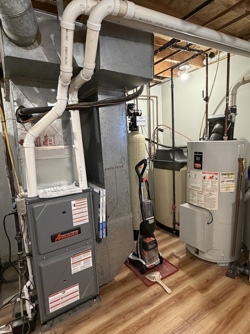 21186 Mathew Road Sterling, IL 61081 - Photo 36 of 66 a view of a room with gym equipment