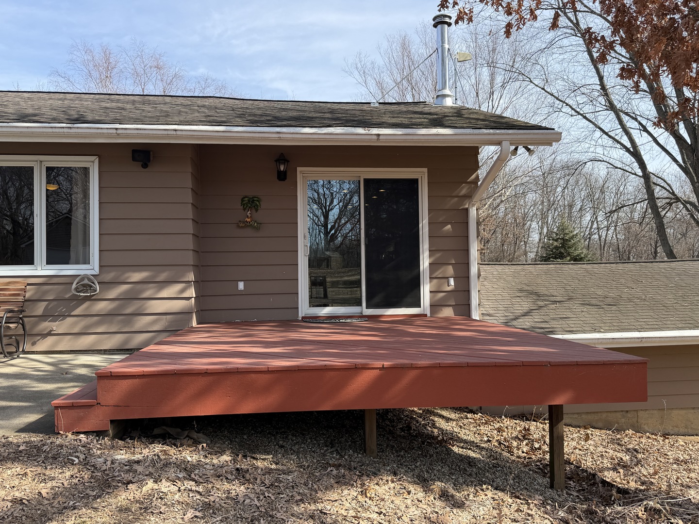 21186 Mathew Road Sterling, IL 61081 - Photo 37 of 66 a view of a house with a back yard