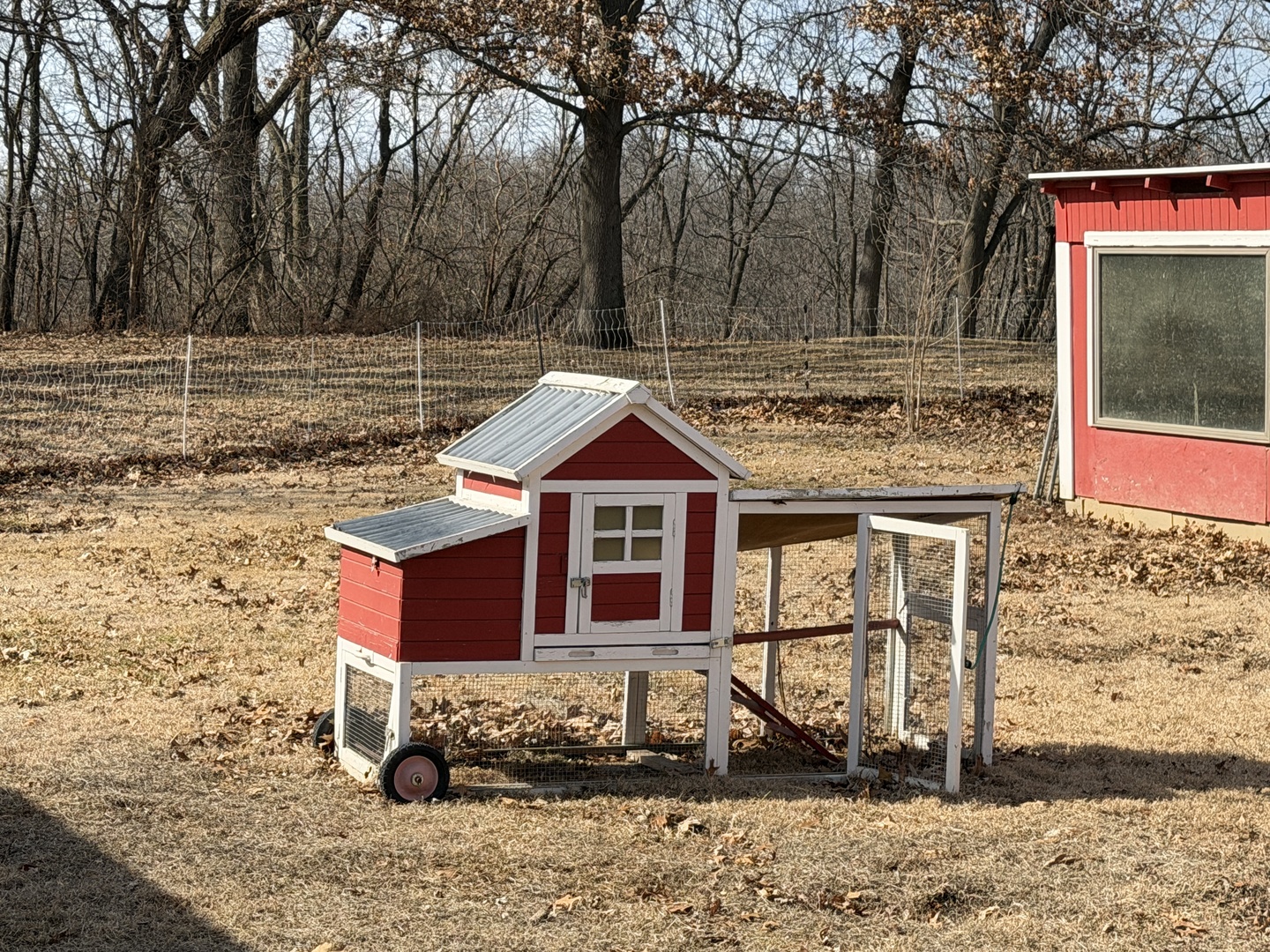 21186 Mathew Road Sterling, IL 61081 - Photo 43 of 66 a front view of a house with a yard