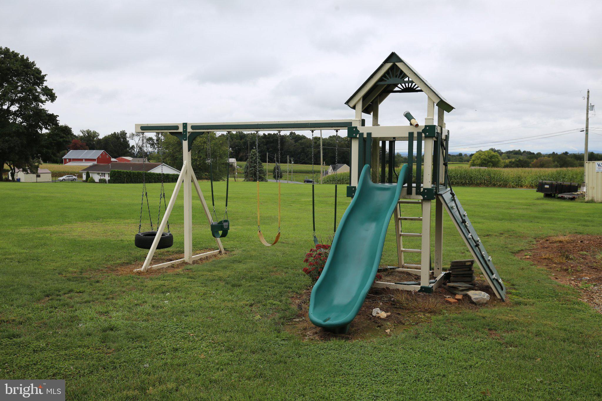 1172 North Colebrook Road Manheim, PA 17545 - Photo 19 of 19 Playset Included