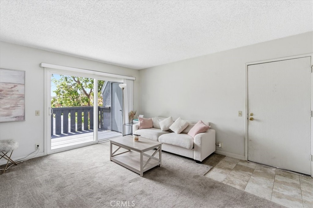 44 Fallbrook Irvine, CA 92604 - Photo 4 of 28