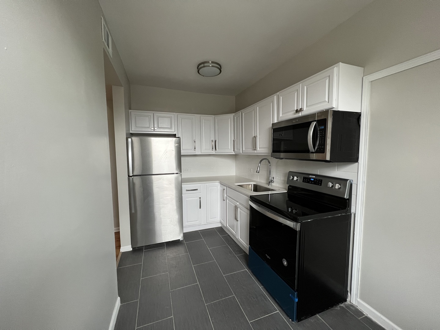 3242 North Pulaski Road, Unit 3 Chicago, IL 60641 - Photo 2 of 9 Gallery Image 2