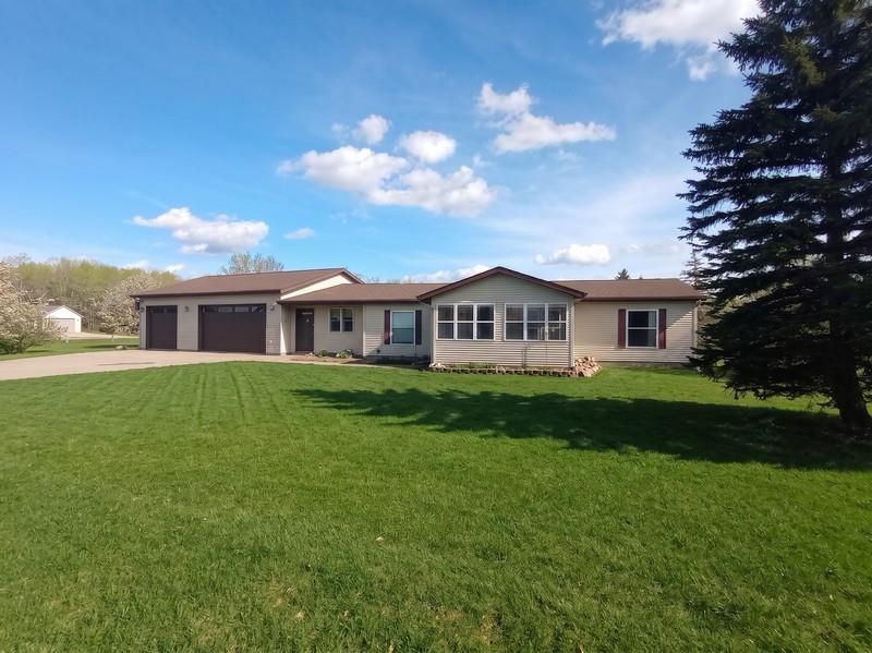 1433 Fairfield Way Gladwin, MI 48624 - Photo 33 of 33